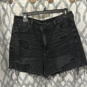American Eagle crossover denim mom shorts, size 14